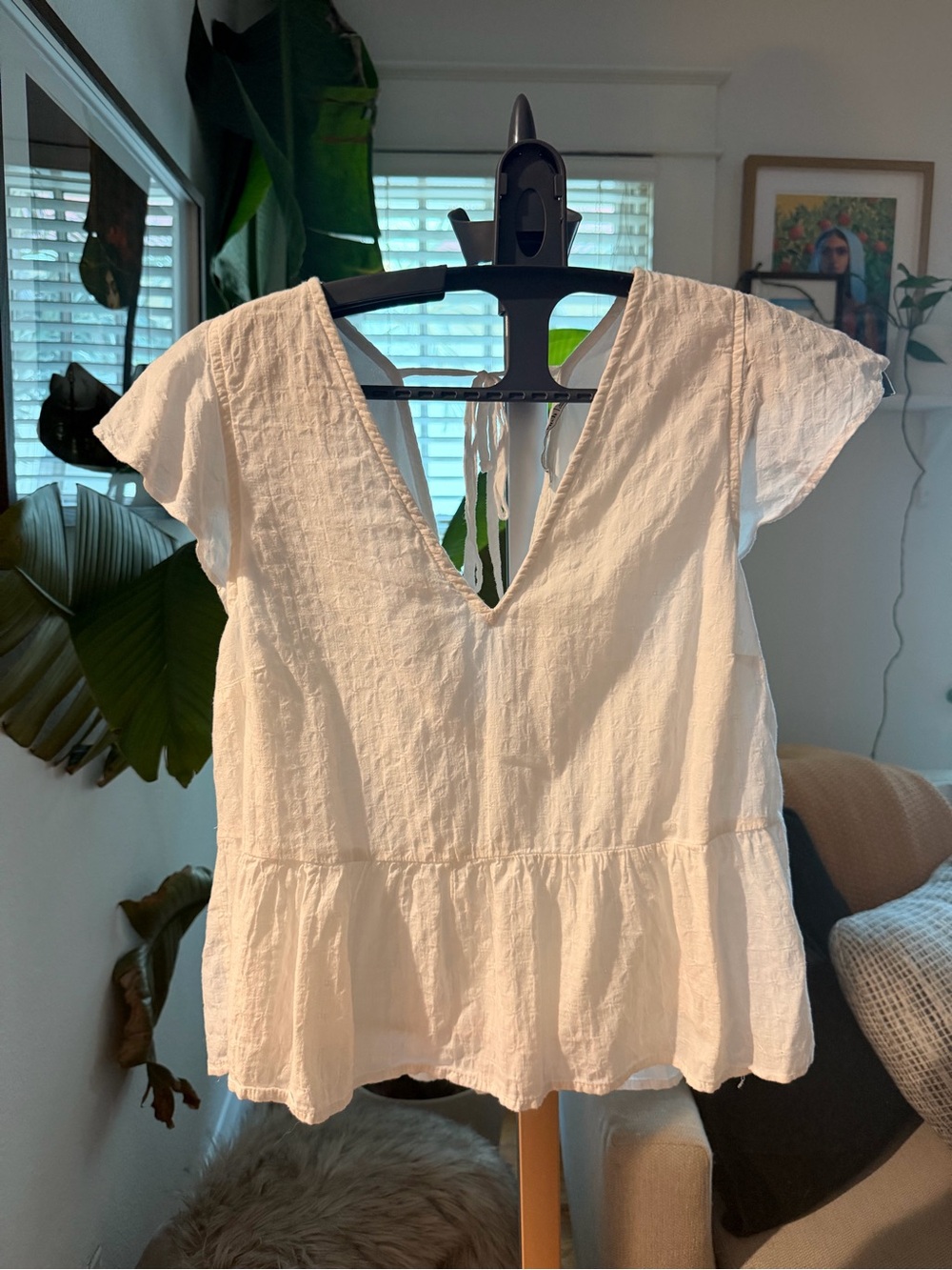 Abercrombie & Fitch White V-Neck Peplum Blouse